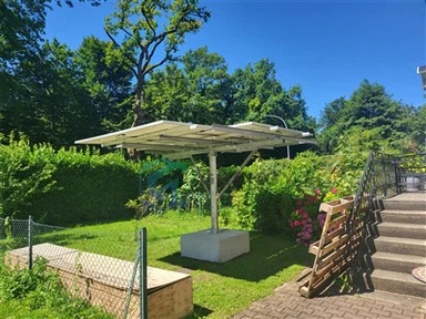 Verstelbaar op de grond gemonteerd zonne-rek