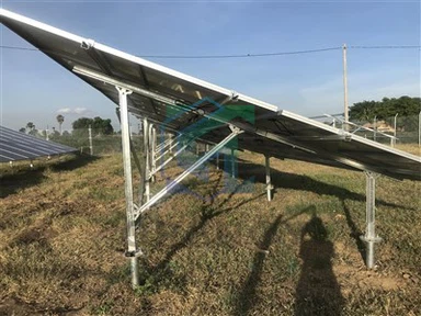 Residentiële, op de grond gemonteerde zonnepanelen