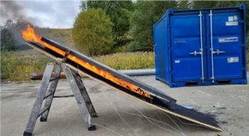 Branden in PV-systemen mogelijk verergerd door opening tussen zonnepanelen en...